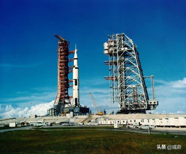 中國火箭發射塔,尺寸比美俄龐大不少就是落後?真相到底是什麼? 中國火箭發射塔,尺寸比美俄龐大不少就是落後?真相到底是什麼?