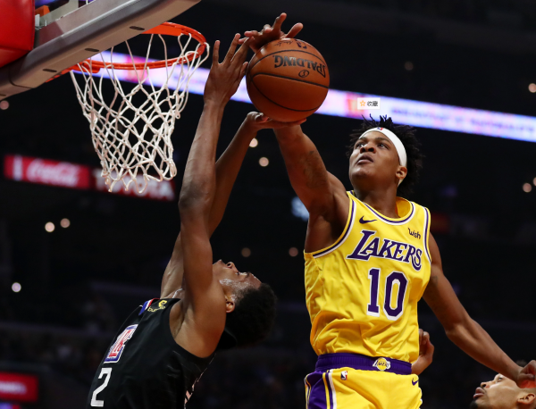 詹皇里程碑時刻，佩林卡送上一份大禮！豪組12大後衛能湊三桌麻將