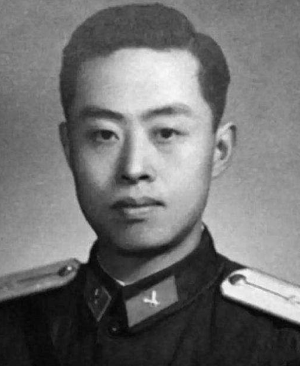 初到專列工作，馮桂英請毛主席品嚐蘇聯小包子，主席忙擺手：不對