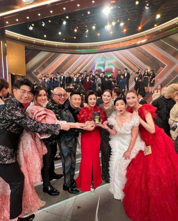 港臺明星扎堆定居內地,靠吃老本、賣情懷的他們又能走多遠? 港臺明星扎堆定居內地,靠吃老本、賣情懷的他們又能走多遠?