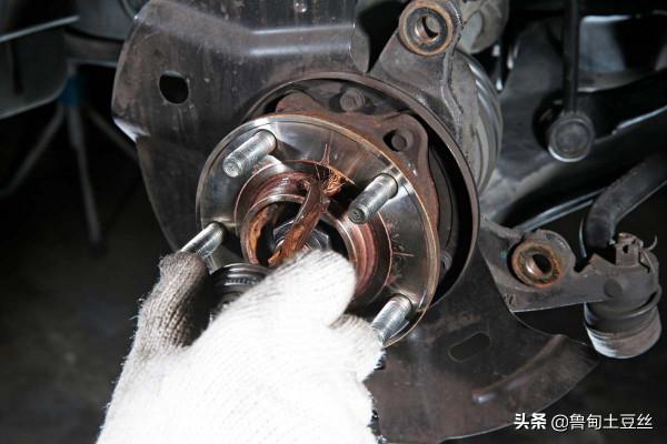 「轂銳馳」多活塞卡鉗安裝15大步驟任何細節都不能馬虎