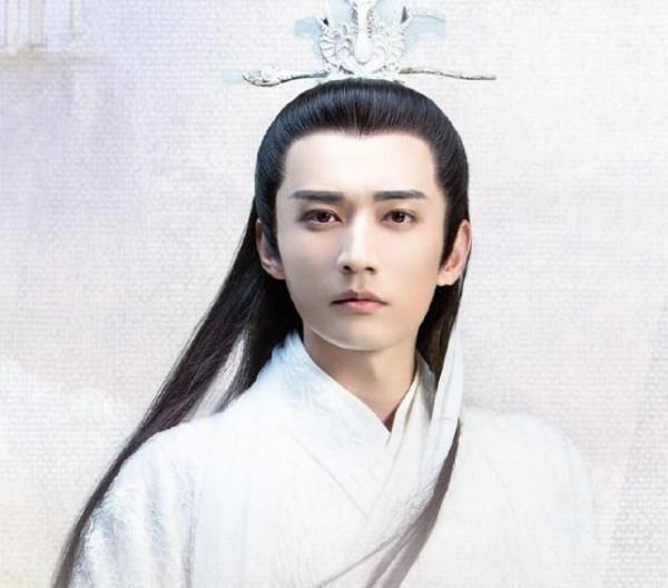 紫衣別瞎穿,這6位的紫衣高貴典雅,冷酷有氣度,個個翩翩佳公子 紫衣別瞎穿,這6位的紫衣高貴典雅,冷酷有氣度,個個翩翩佳公子