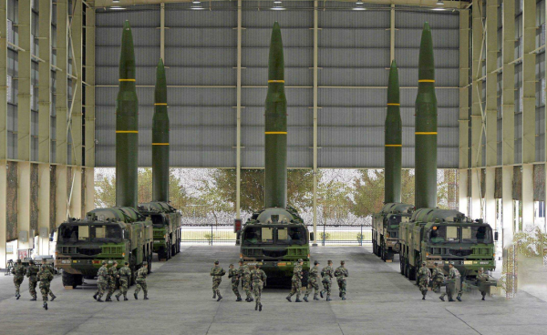 美擁有3750枚核彈,那中國有多少枚?2大原因,讓我國不怕核威懾 美擁有3750枚核彈,那中國有多少枚?2大原因,讓我國不怕核威懾