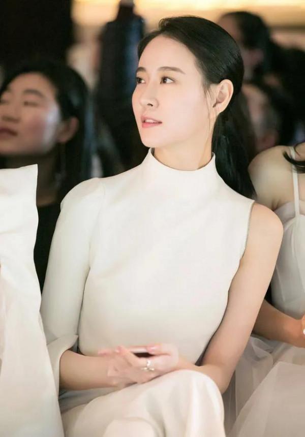 王樂君，著名演員，文靜淑女形象