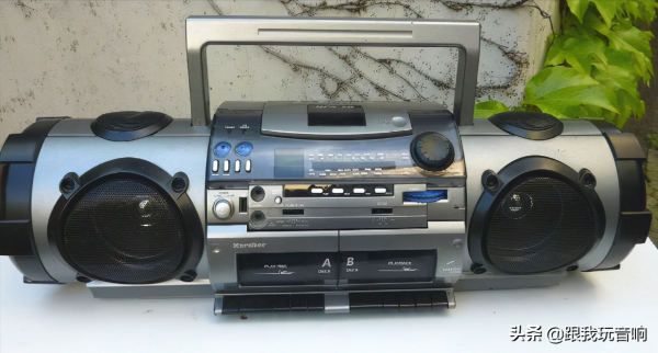 Karcher凱馳公司推出的雙磁帶盒式錄音機 4波段收音機 一個CD播放器 Karcher凱馳公司推出的雙磁帶盒式錄音機 4波段收音機 一個CD播放器