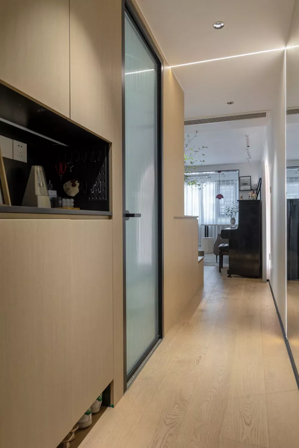 81㎡裝修打破傳統,餐廳設計榻榻米+滑滑梯,一廳三用太香了 81㎡裝修打破傳統,餐廳設計榻榻米+滑滑梯,一廳三用太香了