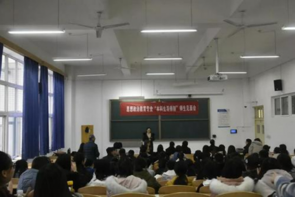 生物類、語言類、車輛工程等，十大尷尬專業，就業情況分析