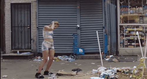 魔幻現實!博主實拍費城街頭,癮君子游蕩宛如喪屍電影 魔幻現實!博主實拍費城街頭,癮君子游蕩宛如喪屍電影