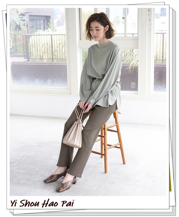 棕色闊腿褲的秋冬穿搭示例！這些顏色的上衣都可以和它搭配