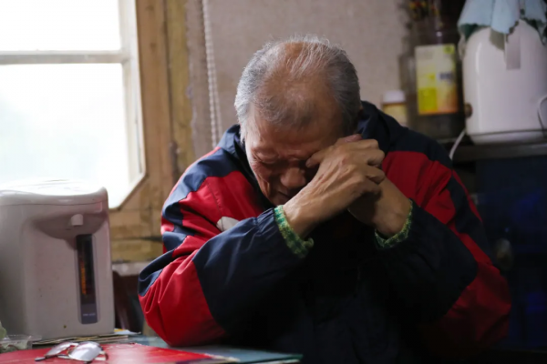 “有人嗎?”回答他的只有風聲…71年前,他們的故事比《長津湖》更催淚 “有人嗎?”回答他的只有風聲…71年前,他們的故事比《長津湖》更催淚