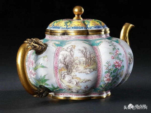 Parry家族珍藏倫敦拍賣100%成交 |「乾隆御製畫琺琅壺」領銜 Parry家族珍藏倫敦拍賣100%成交 |「乾隆御製畫琺琅壺」領銜