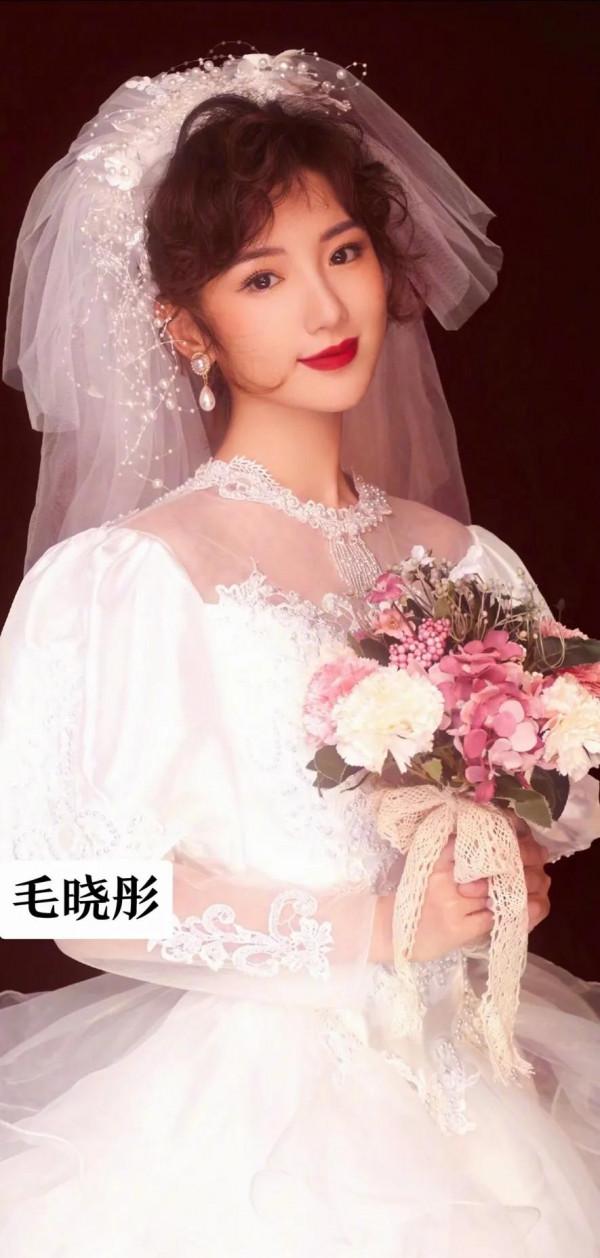 穿婚紗的女明星