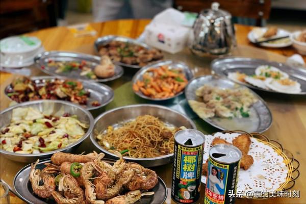 廣東這家店晚上才營業,炸雲吞蒸雲吞堪稱一絕,位置偏僻也擠滿人 廣東這家店晚上才營業,炸雲吞蒸雲吞堪稱一絕,位置偏僻也擠滿人