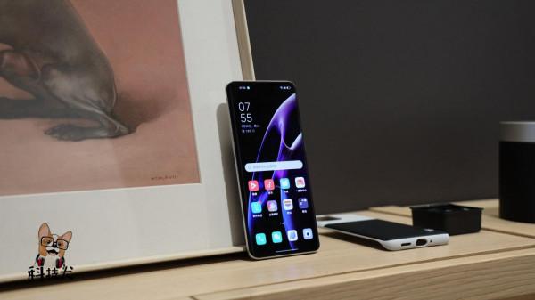 有品眾籌光感護眼讀寫燈能；2021年國內智慧手機銷量冠軍OPPO登頂