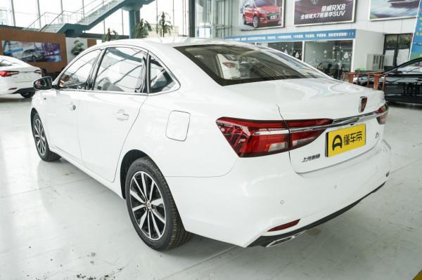 軸距2715mm配1&period;6L動力，十萬級轎車榮威i6解析，它有什麼優缺點？