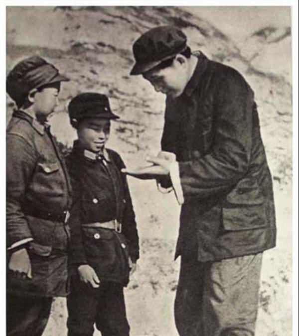 戴笠的得意門生,打入延安內部加入共產黨,謀劃刺殺毛主席 戴笠的得意門生,打入延安內部加入共產黨,謀劃刺殺毛主席