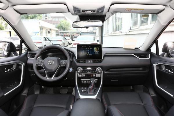 豐田拿出“硬菜”，破百5.92秒，油耗5.2L，帶你看威蘭達高效能版