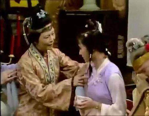 賈母和王夫人的內鬥有多狠？從暗到明互相打臉，到底誰佔了上風？