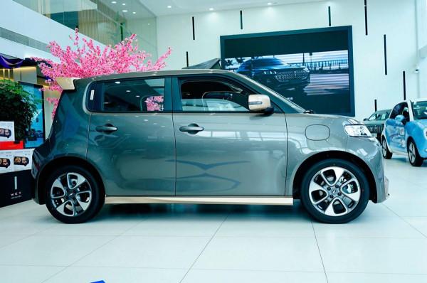 從萌到酷 內飾更舒適 價格偏貴 尤拉白貓小野貓版實拍簡評 從萌到酷 內飾更舒適 價格偏貴 尤拉白貓小野貓版實拍簡評