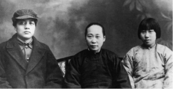 賀怡周文楠見面抱頭痛哭，閒聊中毛主席感慨：王淑蘭仍是我毛家人