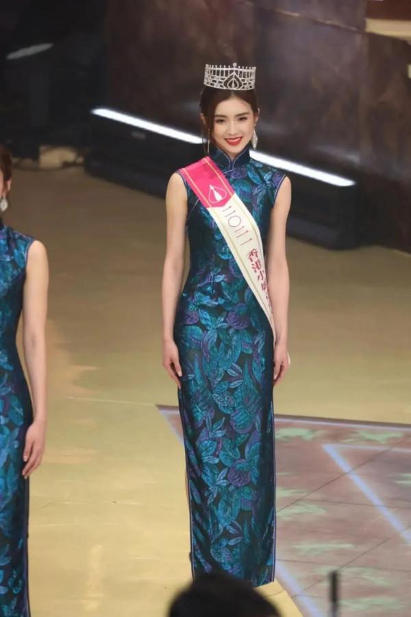 2021香港小姐看點多,星2代進不了前3,冠軍的美貌讓人移不開眼 2021香港小姐看點多,星2代進不了前3,冠軍的美貌讓人移不開眼