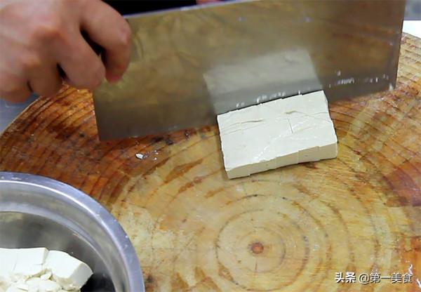 豆腐怎麼做才好吃,廚師長教你做鹹蛋黃豆腐,鮮嫩入味,營養豐富 豆腐怎麼做才好吃,廚師長教你做鹹蛋黃豆腐,鮮嫩入味,營養豐富