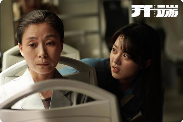 《開端》迎來大結局！“鍋姨”準備炸公交的高壓鍋裡，裝了什麼？