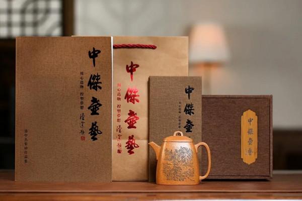 國工作品「高四方」原礦蟹黃段 260cc作者：盛中傑