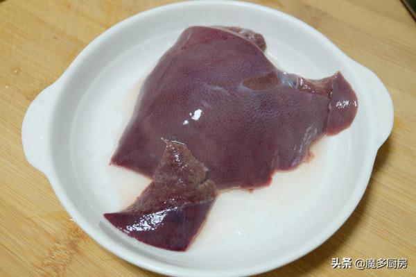 晚上炒了一盤豬肝,好吃到流口水,鮮香嫩滑無腥味,做法簡單 晚上炒了一盤豬肝,好吃到流口水,鮮香嫩滑無腥味,做法簡單