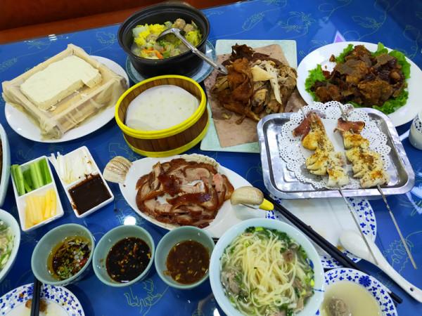 曬老兩口豐盛早餐,滿滿一桌真解饞,網友:勤儉節約不浪費,點贊 曬老兩口豐盛早餐,滿滿一桌真解饞,網友:勤儉節約不浪費,點贊