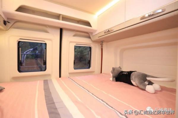 國產極富越野感的房車！大通柴油版！內外豪華，還配多項專利技術