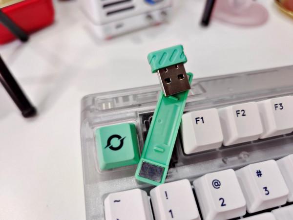 我的桌面1.0分享，美少女的一隅天地