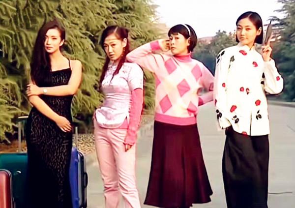 《粉紅女郎》為愛成全的人，男人婆聖母，萬人迷瀟灑，結婚狂愚蠢