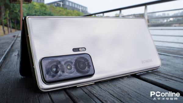 三款內外兼修的手機，看看它們如何獲得使用者的喜愛