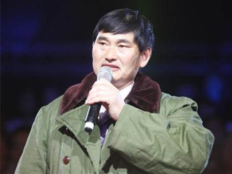 有不少網友表示終於見到大衣哥的真實面貌了 有不少網友表示終於見到大衣哥的真實面貌了