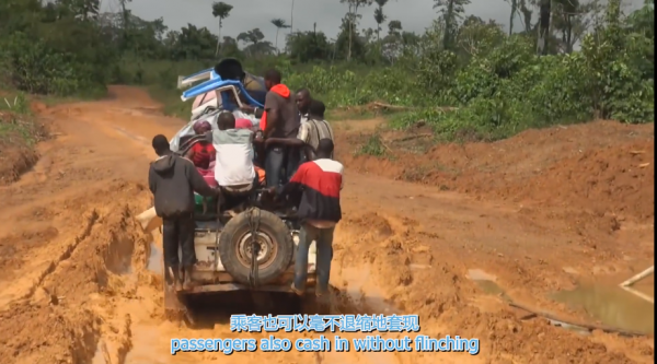 沒見過這麼窮的國家,買雙拖鞋還要分期,一下雨半個國家都癱瘓 沒見過這麼窮的國家,買雙拖鞋還要分期,一下雨半個國家都癱瘓
