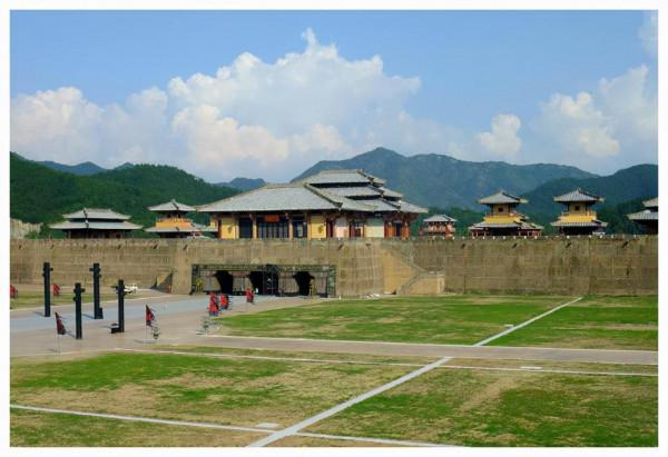 陳凱歌花12億建造秦王宮，結果票房慘淡，如今靠遊客門票年入10億