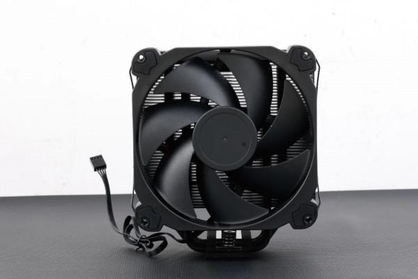 同為6熱管怎麼選？我們測了這兩款散熱器發現差異很大