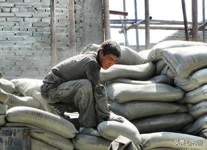 在農村,手裡有三十萬存款算什麼水平,算有錢嗎?村民是這樣說的 在農村,手裡有三十萬存款算什麼水平,算有錢嗎?村民是這樣說的