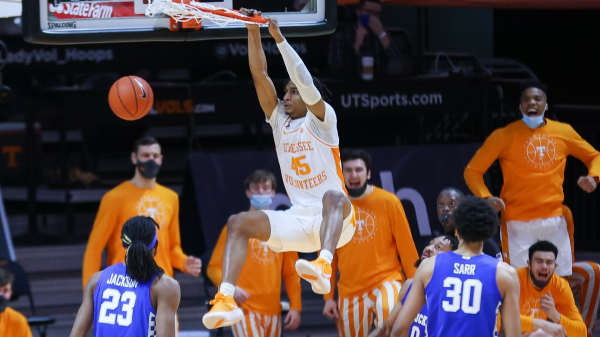 彈跳122公分，打破75年曆史紀錄！19歲天賦怪，如今竟打不上球？