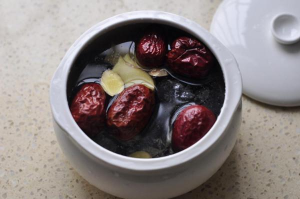 體內寒溼、感覺自己氣血不足？常喝一杯茶，氣血充盈、活力無限