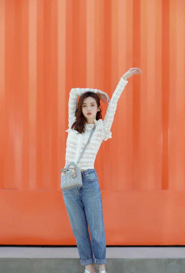 路晨，實力與顏值兼具的人氣小花旦