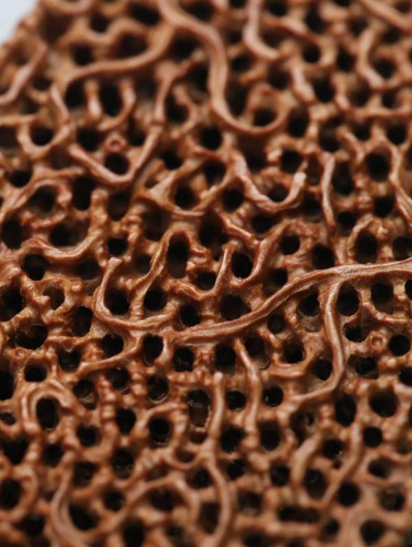 來欣賞印度老山檀香鏤空吊牌平安牌一枚