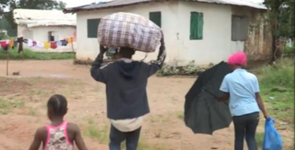 下雨就癱瘓的非洲國家，計程車也賣“掛票”，300公里開三天