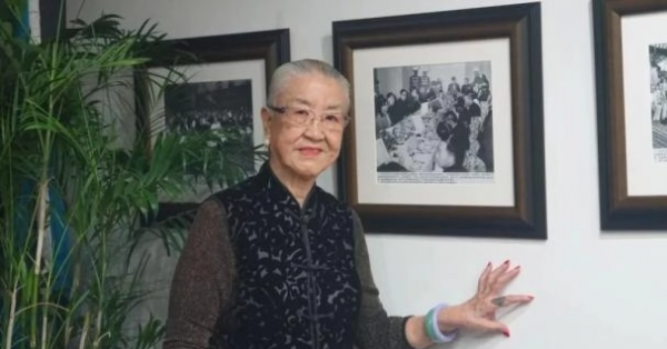 他沒有軍銜，卻擔任過新中國的國防部長，後代都非常出色