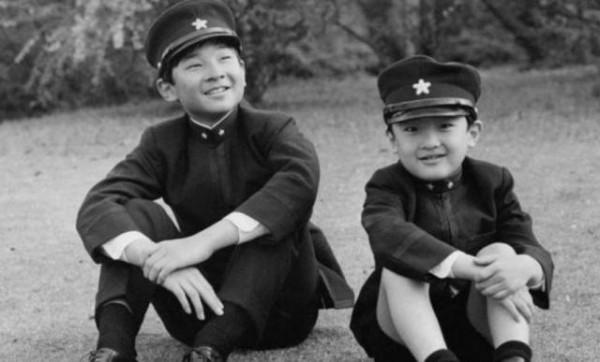 文仁親王好幸運，幼時受寵，25歲結婚41歲得皇室獨苗，如今是皇嗣