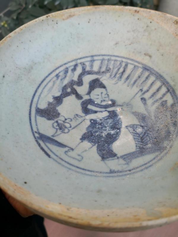 這個有些瓢的青花瓷，竟然有藏友說是國產料的民窯元青花