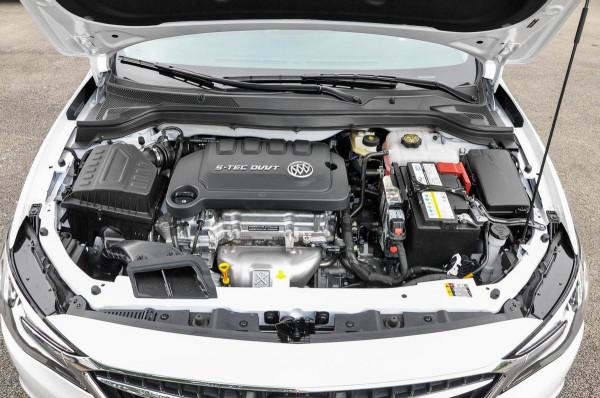 別克英朗降4.5萬,8月份賣2.5萬輛,排同級第三,1.5L+6AT是賣點 別克英朗降4.5萬,8月份賣2.5萬輛,排同級第三,1.5L+6AT是賣點