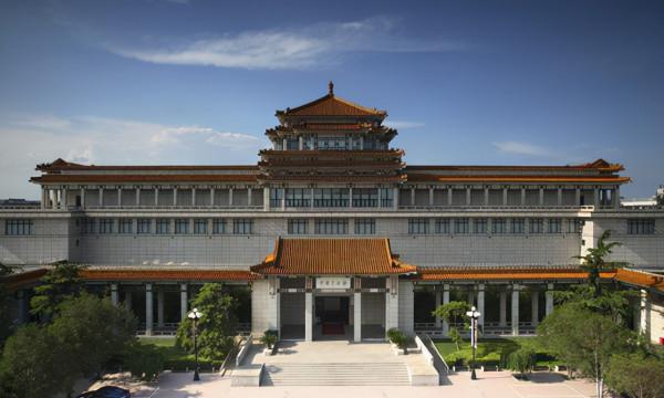 她是開國中將之女，辭去公職，與丈夫在非洲創業，獲中外兩國表彰！