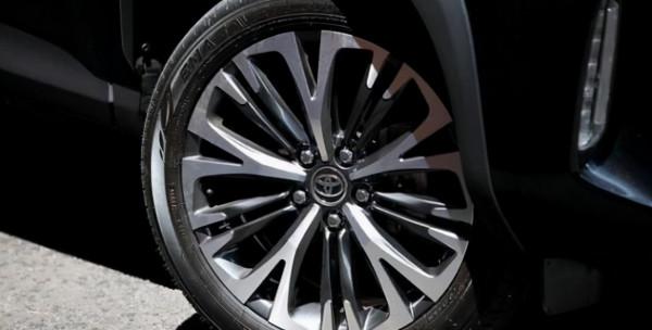 豐田新SUV釋出,車長不足4米2,全車8個氣囊,或14萬被稱小威蘭達 豐田新SUV釋出,車長不足4米2,全車8個氣囊,或14萬被稱小威蘭達